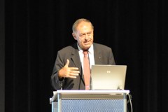 L'expert en globalisation Franz Josef Radermacher a esquissé des scénarii d'avenir pour l'ère post-fossile lors de l'édition 2009 de la conférence annuelle de la CIPRA.