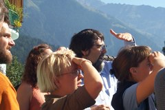Razgledi – vpogledi: udeleženci poletne akademije na ekskurziji s profesorjem kulturne geografije Wernerjem Bätzingom © CIPRA